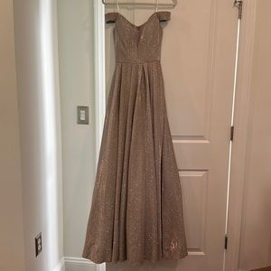 Evening gown / dress